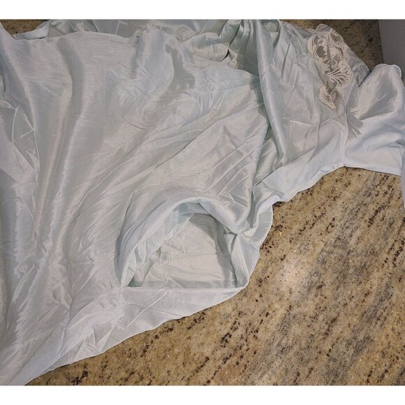 Vintage Miss Elaine Nightgown Size L ?? Blue Lace Button nightgown *flaws* - Picture 13 of 16